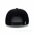 Zwarte snapback cap met bloemen borduurwerk